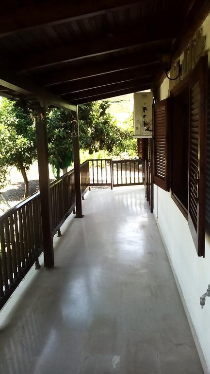Nireas Apartment Nea Skioni Exterior photo