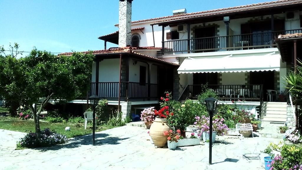 Nireas Apartment Nea Skioni Exterior photo
